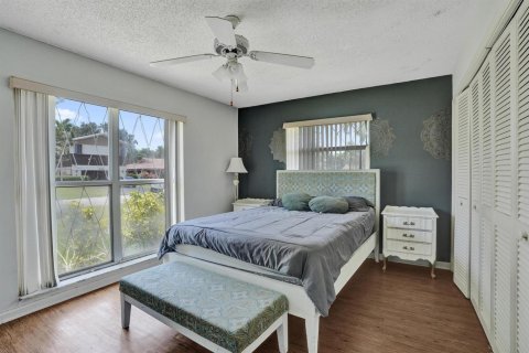 House in Coral Springs, Florida 4 bedrooms, 226.59 sq.m. № 2191696 - photo 17