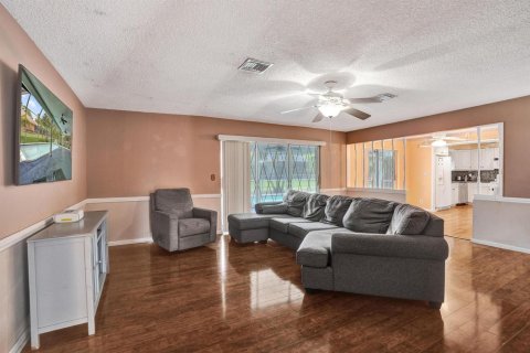 House in Coral Springs, Florida 4 bedrooms, 226.59 sq.m. № 2191696 - photo 6