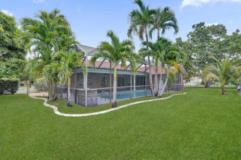 House in Coral Springs, Florida 4 bedrooms, 226.59 sq.m. № 2191696 - photo 29