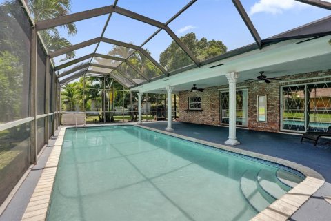 House in Coral Springs, Florida 4 bedrooms, 226.59 sq.m. № 2191696 - photo 25