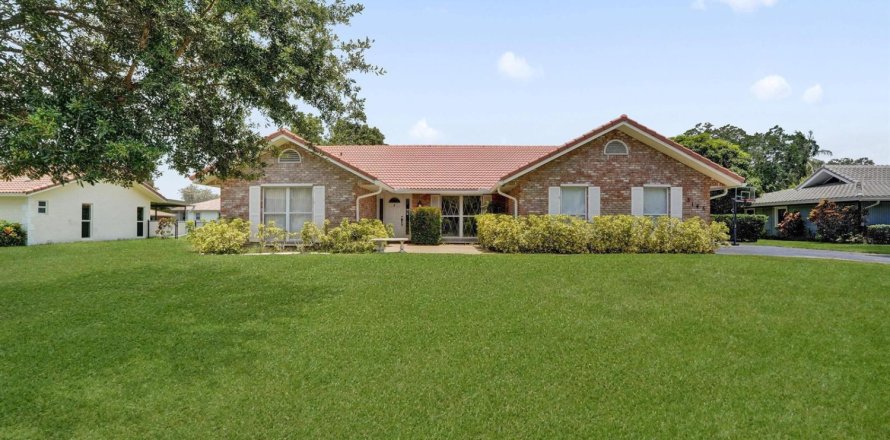 House in Coral Springs, Florida 4 bedrooms, 226.59 sq.m. № 2191696