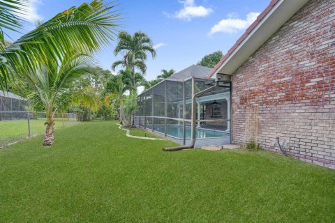 House in Coral Springs, Florida 4 bedrooms, 226.59 sq.m. № 2191696 - photo 30