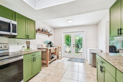 Купить виллу или дом в Клируотер, Флорида 8 комнат, 199.28м2, № 1900641 - фото 17