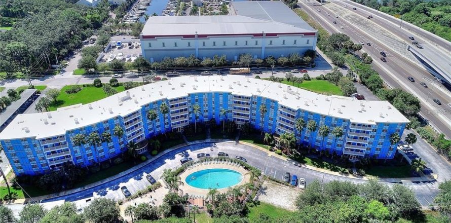 Condominio en Saint Petersburg, Florida, 2 dormitorios № 1805302