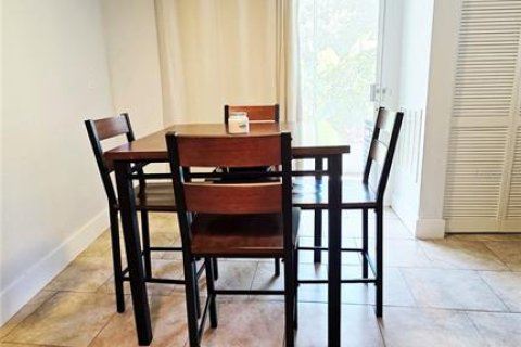 Купить кондоминиум в Сент-Питерсберг, Флорида 4 комнаты, 82.4м2, № 1805302 - фото 6