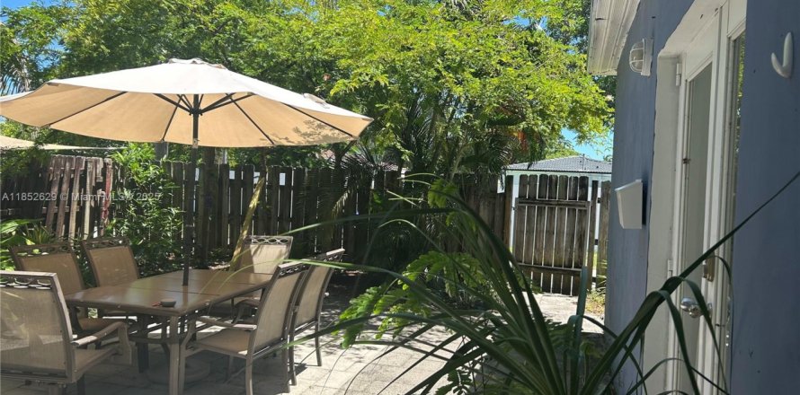 Villa ou maison à Hollywood, Floride 1 chambre, 235.79 m2 № 1859171