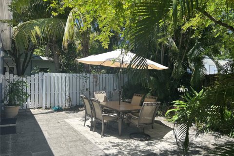 Villa ou maison à louer à Hollywood, Floride: 1 chambre, 235.79 m2 № 1859171 - photo 4