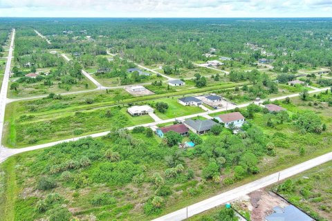 Terreno en venta en Lehigh Acres, Florida № 2164321 - foto 12