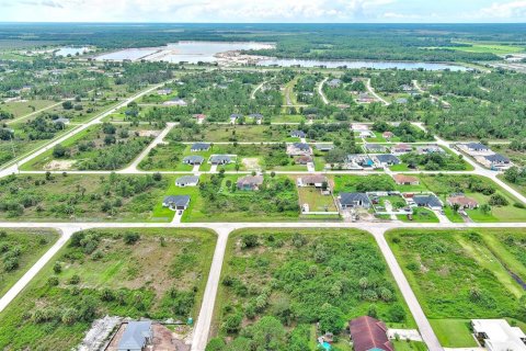 Terreno en venta en Lehigh Acres, Florida № 2164321 - foto 17