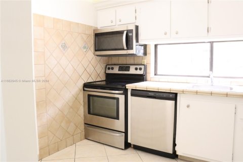 Condo in Sunny Isles Beach, Florida, 1 bedroom  № 1729363 - photo 5