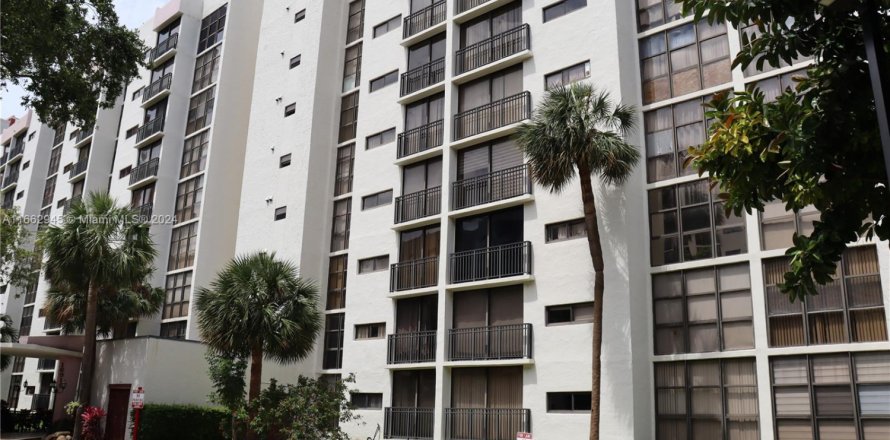 Condo in Sunny Isles Beach, Florida, 1 bedroom  № 1729363