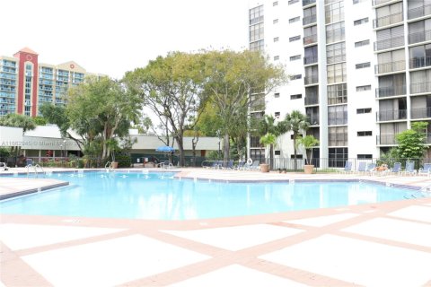 Condo in Sunny Isles Beach, Florida, 1 bedroom  № 1729363 - photo 14