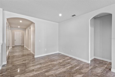House in Orange City, Florida 4 bedrooms, 187.85 sq.m. № 1855581 - photo 3