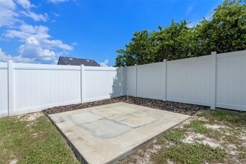 House in Orange City, Florida 4 bedrooms, 187.85 sq.m. № 1855581 - photo 29