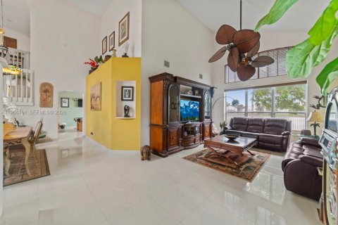 Купить виллу или дом в Холливуд, Флорида 5 спален, 269.04м2, № 2028842 - фото 16