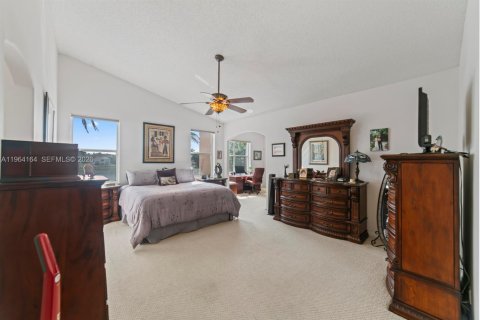 Купить виллу или дом в Холливуд, Флорида 5 спален, 269.04м2, № 2028842 - фото 29