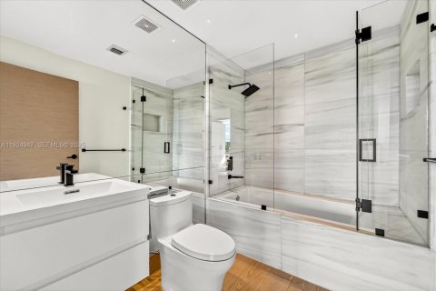 Купить кондоминиум в Майами-Бич, Флорида 3 спальни, 162.11м2, № 2042916 - фото 14