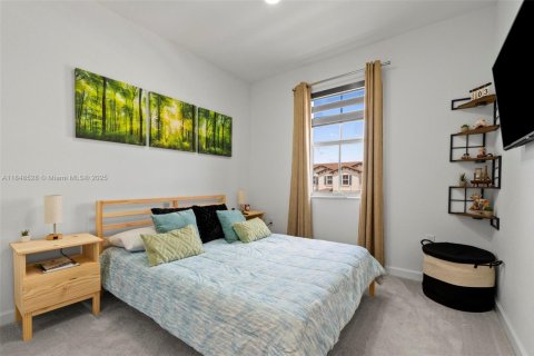 Купить таунхаус в Майами, Флорида 3 спальни, 123.65м2, № 2088838 - фото 26