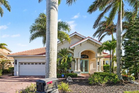 House in Palmetto, Florida 4 bedrooms, 414.53 sq.m. № 2100117 - photo 2
