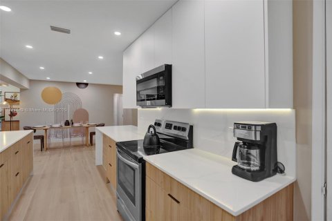 Casa en venta en Wilton Manors, Florida, 3 dormitorios, 136.01 m2 № 1696187 - foto 11