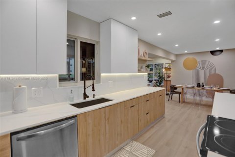 Casa en venta en Wilton Manors, Florida, 3 dormitorios, 136.01 m2 № 1696187 - foto 12