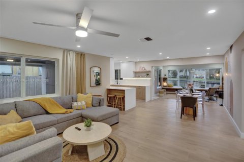 Casa en venta en Wilton Manors, Florida, 3 dormitorios, 136.01 m2 № 1696187 - foto 3
