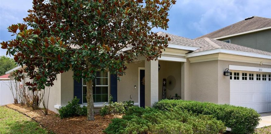 Casa en Lutz, Florida 4 dormitorios, 192.31 m2 № 2199256