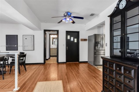 Снять в аренду виллу или дом в Бискейн-Парк, Флорида 3 спальни, 175.31м2, № 1959604 - фото 22