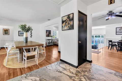 Снять в аренду виллу или дом в Бискейн-Парк, Флорида 3 спальни, 175.31м2, № 1959604 - фото 26