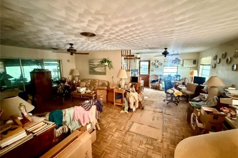 House in Fort Myers, Florida 4 bedrooms, 198.63 sq.m. № 2393397 - photo 19