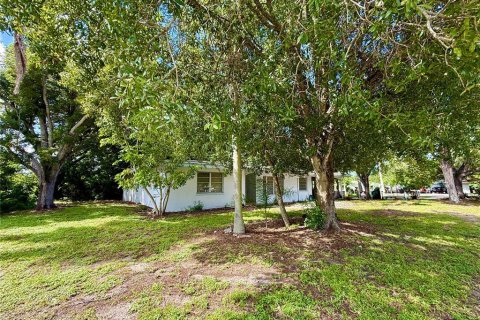 House in Fort Myers, Florida 4 bedrooms, 198.63 sq.m. № 2393397 - photo 14