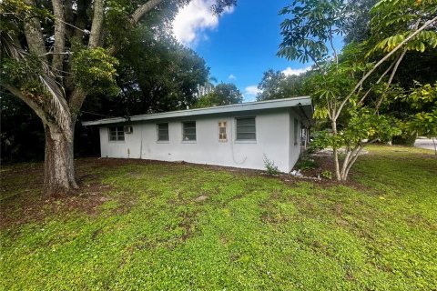 House in Fort Myers, Florida 4 bedrooms, 198.63 sq.m. № 2393397 - photo 7