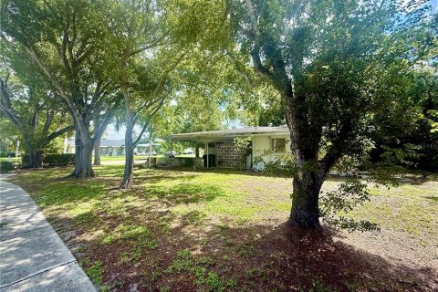 House in Fort Myers, Florida 4 bedrooms, 198.63 sq.m. № 2393397 - photo 6