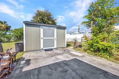 House in Port Charlotte, Florida 2 bedrooms, 72.93 sq.m. № 1894520 - photo 5