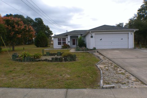 House in Welaka, Florida 3 bedrooms, 108.23 sq.m. № 834509 - photo 1