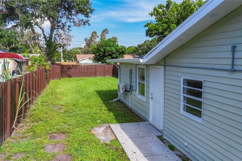 Commercial property in Sarasota, Florida 3 bedrooms, 130.99 sq.m. № 1851480 - photo 27