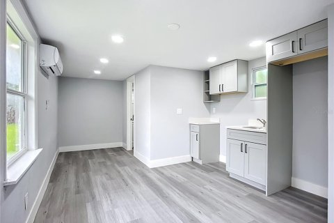 Commercial property in Sarasota, Florida 3 bedrooms, 130.99 sq.m. № 1851480 - photo 30