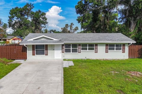 Commercial property in Sarasota, Florida 3 bedrooms, 130.99 sq.m. № 1851480 - photo 1