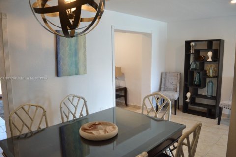 Снять в аренду виллу или дом в Майами, Флорида 3 спальни, 193.98м2, № 1964057 - фото 27