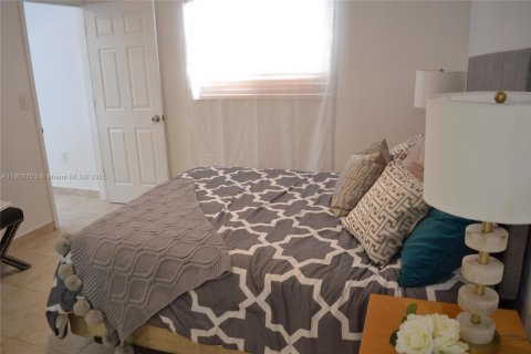 Снять в аренду виллу или дом в Майами, Флорида 3 спальни, 193.98м2, № 1964057 - фото 16