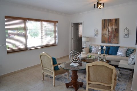 Снять в аренду виллу или дом в Майами, Флорида 3 спальни, 193.98м2, № 1964057 - фото 17