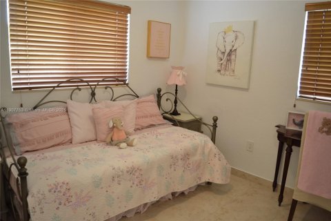 Снять в аренду виллу или дом в Майами, Флорида 3 спальни, 193.98м2, № 1964057 - фото 28