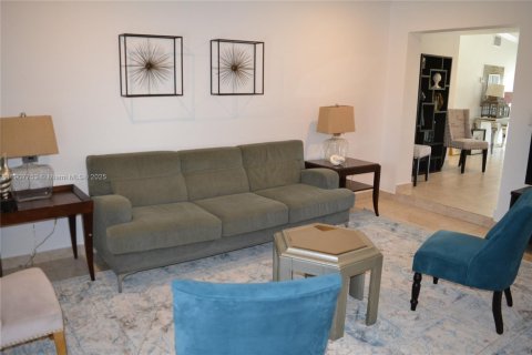 Снять в аренду виллу или дом в Майами, Флорида 3 спальни, 193.98м2, № 1964057 - фото 20