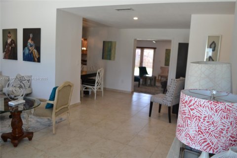 Снять в аренду виллу или дом в Майами, Флорида 3 спальни, 193.98м2, № 1964057 - фото 9