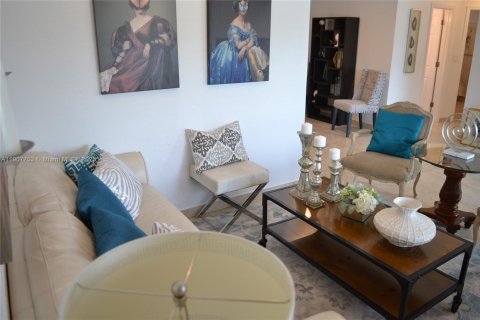 Снять в аренду виллу или дом в Майами, Флорида 3 спальни, 193.98м2, № 1964057 - фото 13