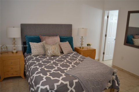 Снять в аренду виллу или дом в Майами, Флорида 3 спальни, 193.98м2, № 1964057 - фото 10
