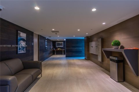 Copropriété à louer à Bay Harbor Islands, Floride: 2 chambres, 123.84 m2 № 2046082 - photo 7