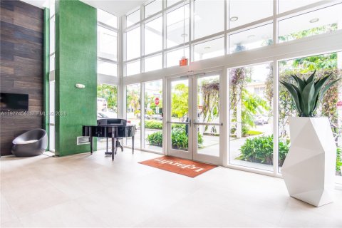 Copropriété à louer à Bay Harbor Islands, Floride: 2 chambres, 123.84 m2 № 2046082 - photo 6