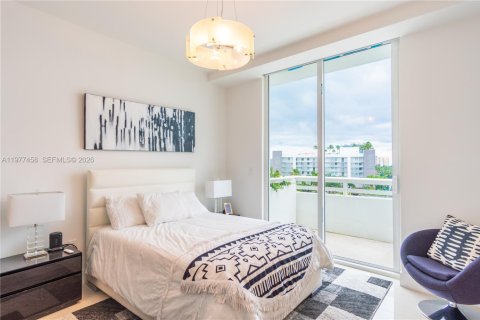 Copropriété à louer à Bay Harbor Islands, Floride: 2 chambres, 123.84 m2 № 2046082 - photo 30