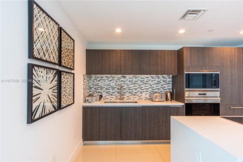 Copropriété à louer à Bay Harbor Islands, Floride: 2 chambres, 123.84 m2 № 2046082 - photo 13